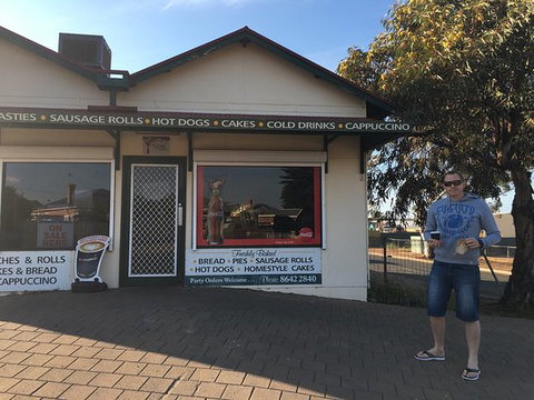 JM Deli - Accommodation Search 0