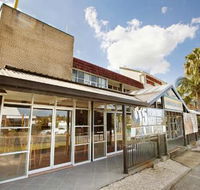 Commercial Hotel - Accommodation Search