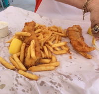 Birds Fish Bar - Bowen Fishermans Seafood Company PTY. LTD. - Accommodation Search