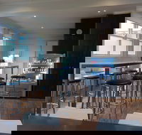 Platform 1 Cafe - Accommodation Search
