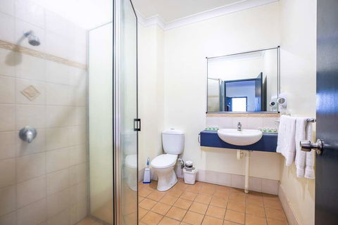 Atherton Hotel - Accommodation Search 3