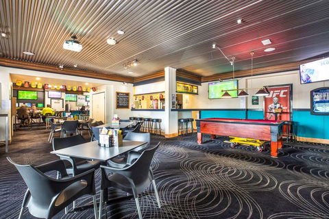 Atherton Hotel - Accommodation Search 9