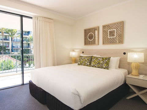Oaks Seaforth Resort - Accommodation Search 0