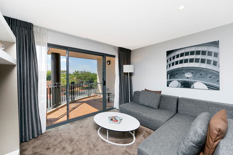 Astra Apartments The Griffin - Accommodation Search 4