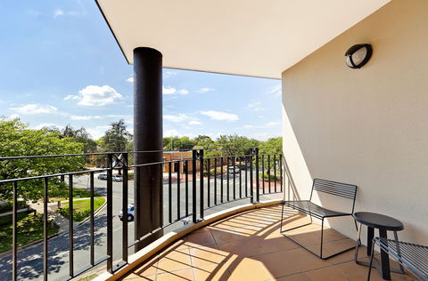 Astra Apartments The Griffin - Accommodation Search 9