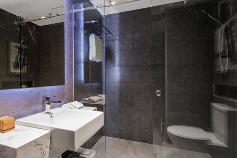 Gambaro Hotel - Accommodation Search 2