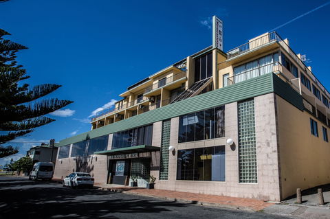 Alloggio Newcastle Beach Hotel - Accommodation Search 0