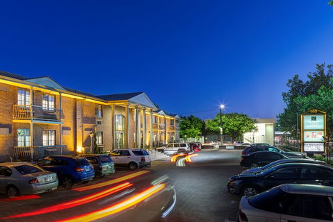 Adelaide Inn - Accommodation Search 0