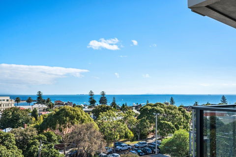 Anchorage Apartments Hampton - Accommodation Search 1