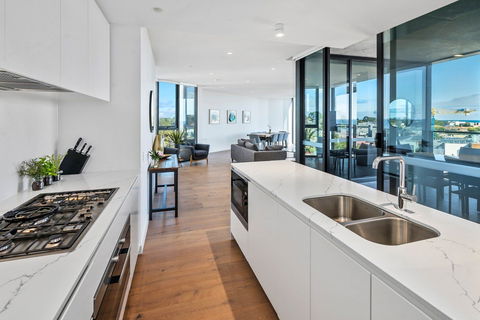 Anchorage Apartments Hampton - Accommodation Search 6