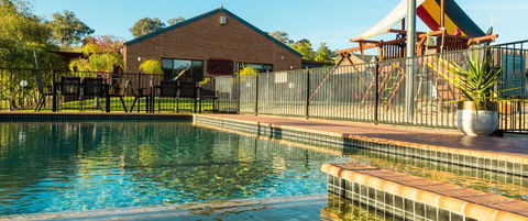 Blazing Stump Motel & Suites - Accommodation Search 1