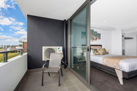Astra Apartments Newcastle - Accommodation Search 9