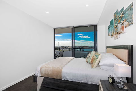 Astra Apartments Newcastle - Accommodation Search 10