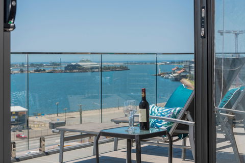 Astra Apartments Newcastle - Accommodation Search 15