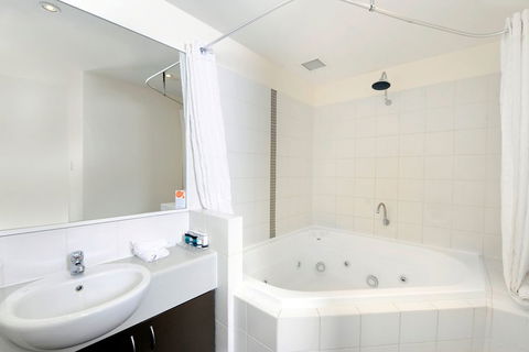 Assured Ascot Quays Apartment Hotel - Accommodation Search 7