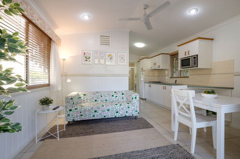 Barney Beach Accommodation Centre - Accommodation Search 6