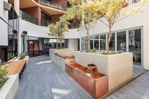 Amora Hotel Riverwalk Melbourne - Accommodation Search 2