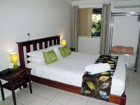 Airlie Apartments - Accommodation Search 0