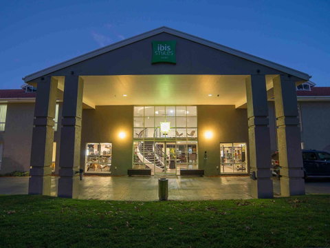 Ibis Styles Canberra - Accommodation Search 0