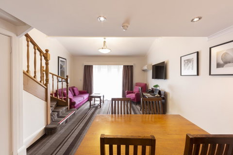 Mercure Canberra - Accommodation Search 18