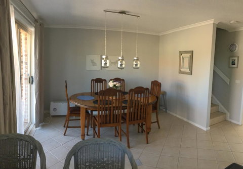 Finches Canberra - Accommodation Search 19