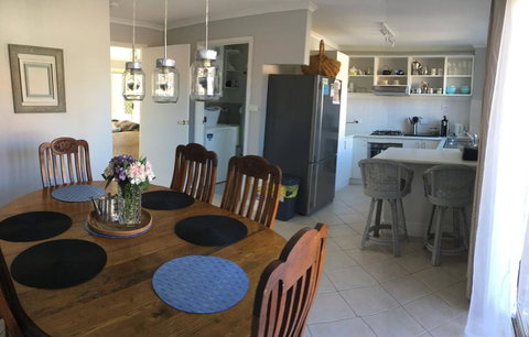 Finches Canberra - Accommodation Search 18