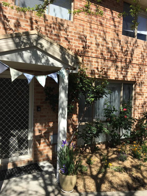 Finches Canberra - Accommodation Search 31