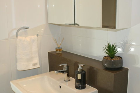 Modern Executive Apt@Barton*1BR*WiFi*Gym*Secure Parking*Canberra - Accommodation Search 3