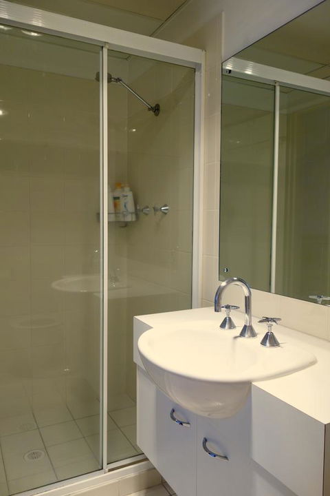 Kingston Comfy Apartment - Accommodation Search 8