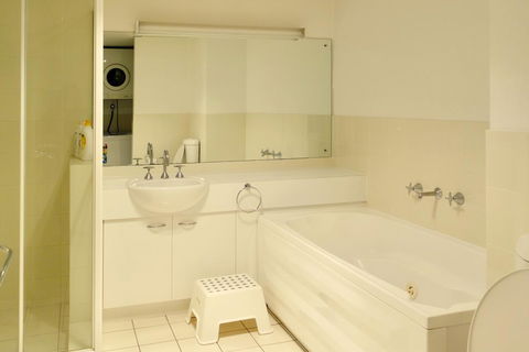 Kingston Comfy Apartment - Accommodation Search 7