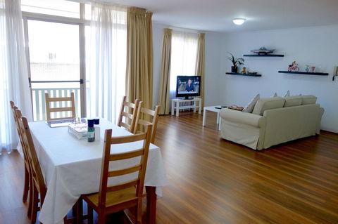 Kingston Comfy Apartment - Accommodation Search 4