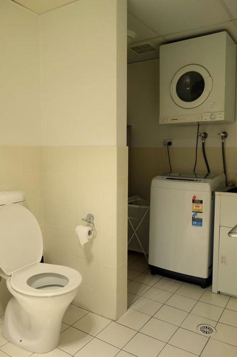 Kingston Comfy Apartment - Accommodation Search 9