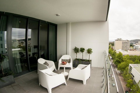 KUI - Manhattan Apartments - Accommodation Search 16