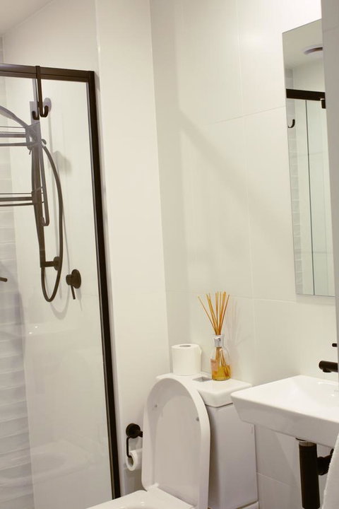 Stylish, Modern, Cute As A Button - Braddon CBD - Accommodation Search 6