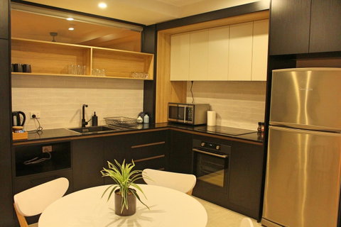 Stylish, Modern, Cute As A Button - Braddon CBD - Accommodation Search 0