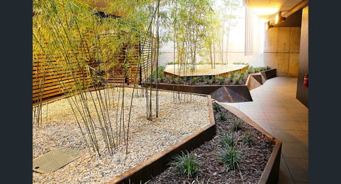 Stylish, Modern, Cute As A Button - Braddon CBD - Accommodation Search 2