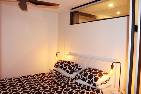 Stylish, Modern, Cute As A Button - Braddon CBD - Accommodation Search 11