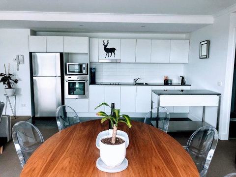 Staying Places - The Avenue - Accommodation Search 7