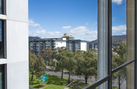 Mantra On Northbourne - Accommodation Search 24