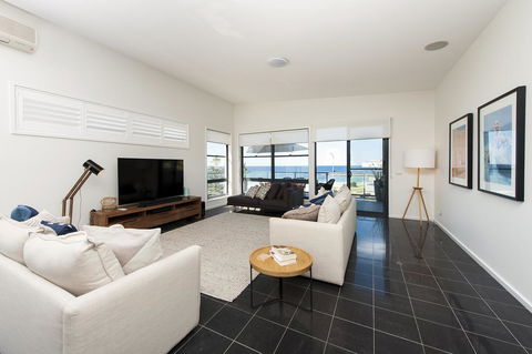 Mollymook Beachfront Penthouse 9 - Accommodation Search 1