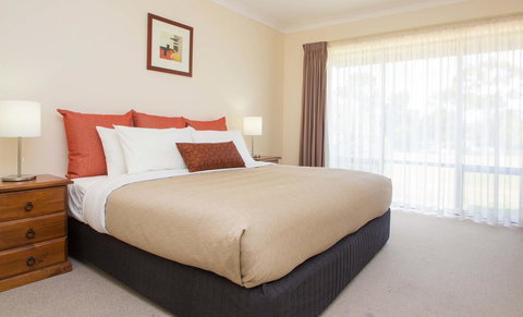 McCracken Country Club - Accommodation Search 39