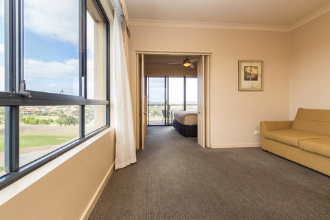 McCracken Country Club - Accommodation Search 20