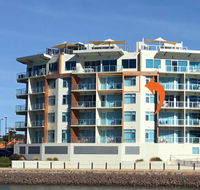 Wallaroo Marina Waterfront Luxe Apartment - Accommodation Search