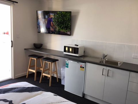 Port Lincoln Shark Apartment 1 - Accommodation Search 11