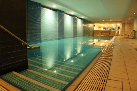 Beachside Luxury Apartments One & Two Bedroom In Beachfront Oaks Pier Building - Accommodation Search 32