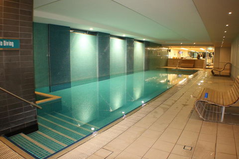 Beachside Luxury Apartments One & Two Bedroom In Beachfront Oaks Pier Building - Accommodation Search 31