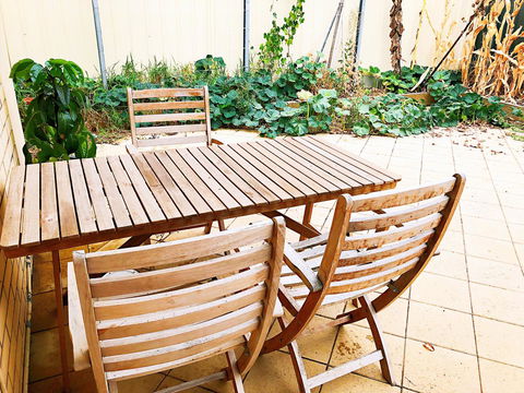 Beautiful Garden House - Accommodation Search 22