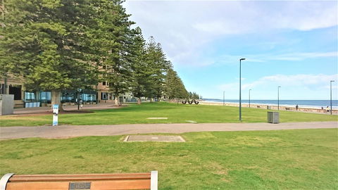 Hi 5 Glenelg Studio Apartment - Accommodation Search 25
