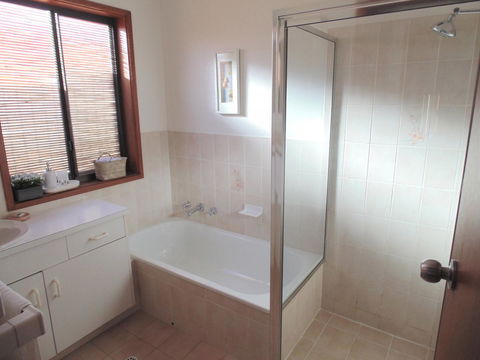 Baronet B & B - Accommodation Search 13