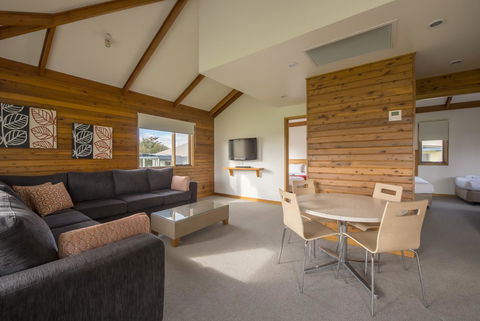 The Retreat West Beach Parks - Accommodation Search 21